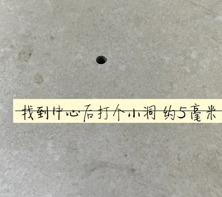 勉县瓷砖空鼓维修公司专业解答在瓷砖铺贴过程中，如果砂料搅拌不均匀，将会带来以下问题
